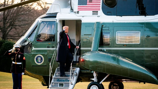 Donald Trump abandona la Casa Blanca Donald Trump abandona la Casa Blanca