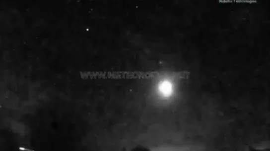 Una gran bola de fuego penetra en la atmósfera a 126.000 km/h y deslumbra Madrid Una gran bola de fuego penetra en la atmósfera a 126.000 km/h y deslumbra Madrid