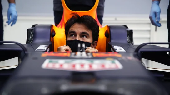 Sergio Pérez subido al Red Bull por primera vez Sergio Pérez subido al Red Bull por primera vez