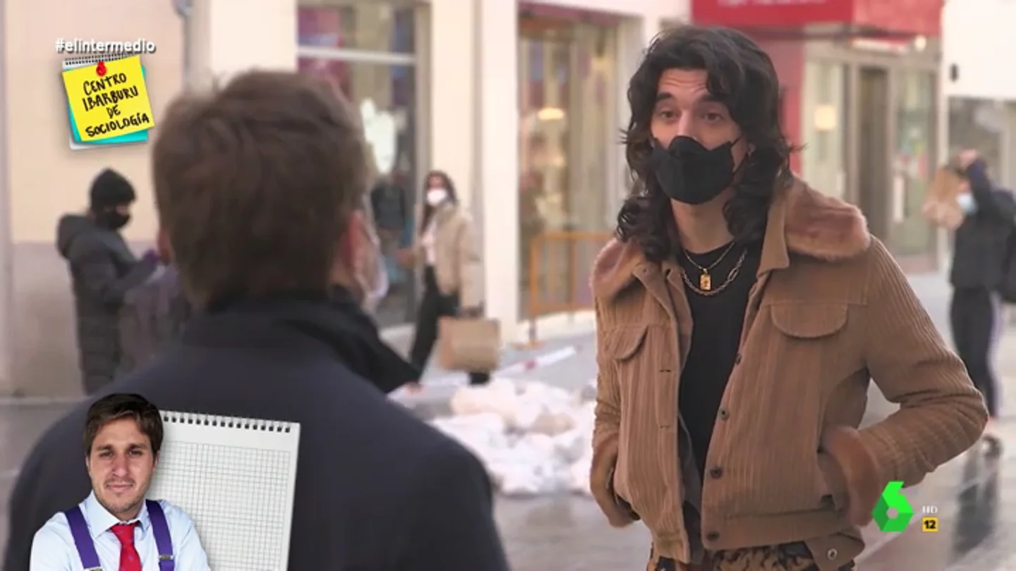 El momento en el que un ciudadano confunde a Pablo Ibarburu con un político delante de él El momento en el que un ciudadano confunde a Pablo Ibarburu con un político delante de él