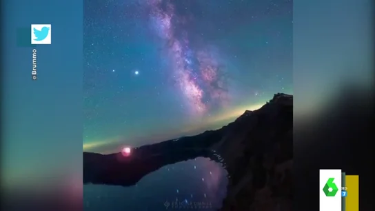 El time-lapse no apto para terraplanistas: así es la impactante rotación de la Tierra vista desde un mismo punto El time-lapse no apto para terraplanistas: así es la impactante rotación de la Tierra vista desde un mismo punto