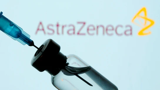 Los alemanes rechazan vacunarse con la vacuna de AstraZeneca Un vial de la vacuna de AstraZeneca