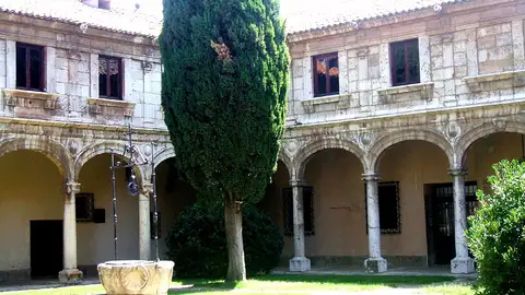 Colegio Menor de San Jerónimo Colegio Menor de San Jerónimo