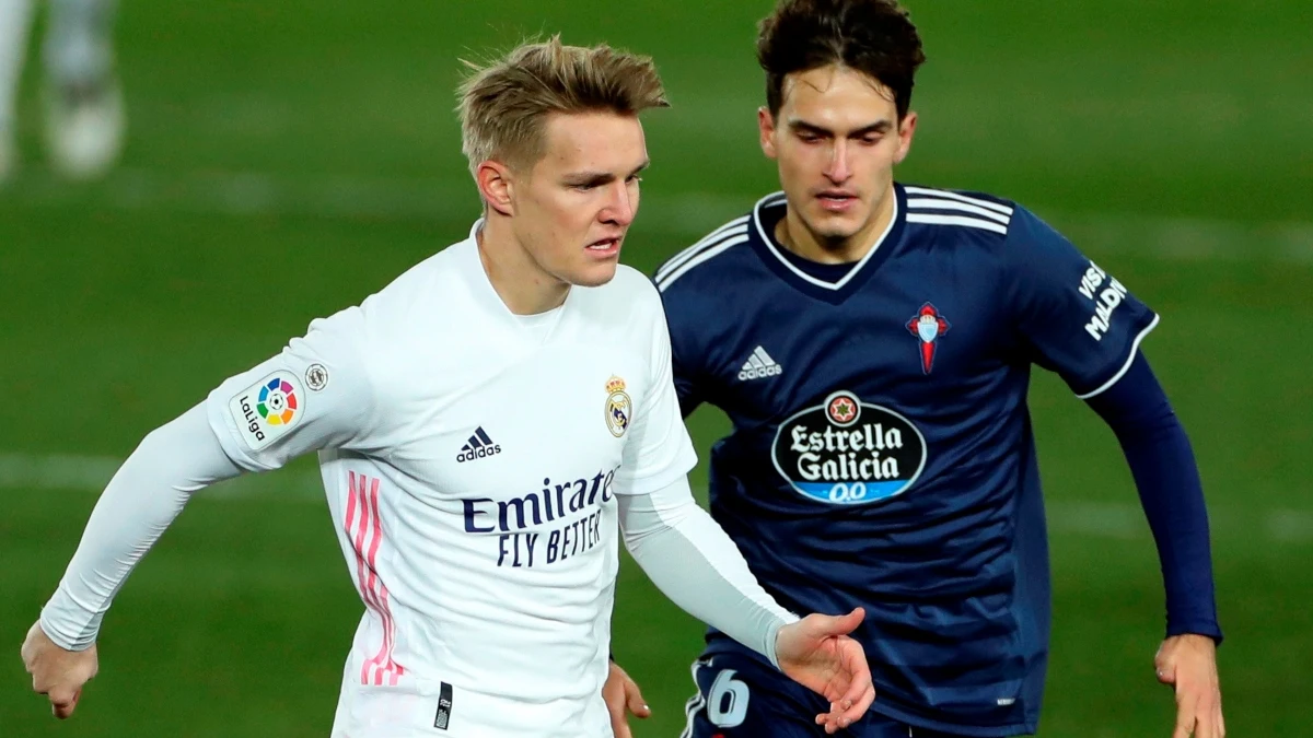 Odegaard, con Denis Suárez