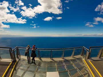 Mirador Do Cabo Girao, en el acantilado más alto de Europa Mirador Do Cabo Girao, en el acantilado más alto de Europa
