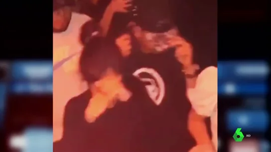 Las imágenes de una fiesta ilegal con más de 50 personas bailando alrededor de un DJ y retrasmitiéndolo por streaming Las imágenes de una fiesta ilegal con más de 50 personas bailando alrededor de un DJ y retrasmitiéndolo por streaming