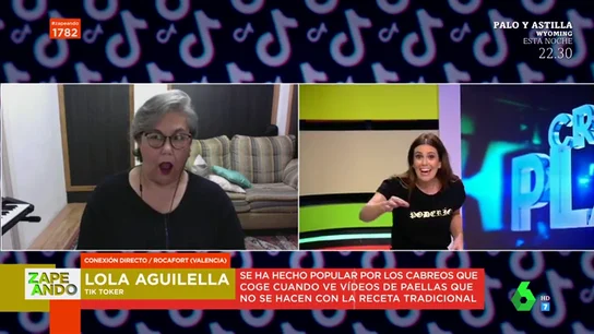 La reacción de la valenciana 'madreindignada' al escuchar lo que Cristina Plaza echa a su paella: "¡Vacía toda la nevera ya!" La reacción de la valenciana 'madreindignada' al escuchar lo que Cristina Plaza echa a su paella: "¡Vacía toda la nevera ya!" Y es que su reacción al ver cómo la usuaria echa cebolla y zanahoria a la paella provoca que estalle: "¡Madre de la virgen del amor hermoso! Eso no se hace en una paella... ¡por la virgen de la teta 'arrastrá'!". Por eso, ahora ha explicado en Zapeando cuáles son los verdaderos ingredientes de la paella y se ha atrevido a explicar a los zapeadores los fallos que cometen.