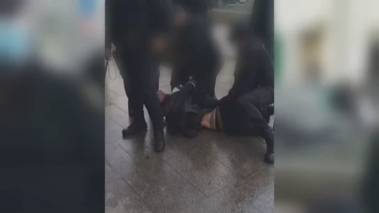 Graban una agresión policial a varios jóvenes en Madrid: Graban una agresión policial a varios jóvenes en Madrid: