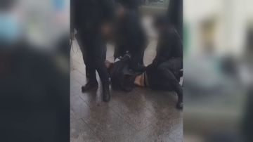 Graban una agresión policial a varios jóvenes en Madrid: 