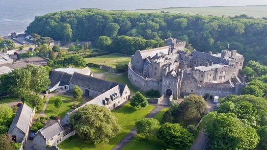 Vista aérea del castillo donde estudiará la princesa Leonor en Gales Vista aérea del castillo donde estudiará la princesa Leonor en Gales