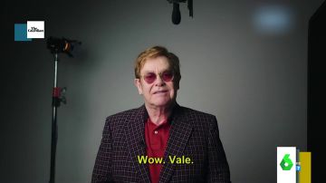 Elton John y Michael Caine animan a los mayores a vacunarse
