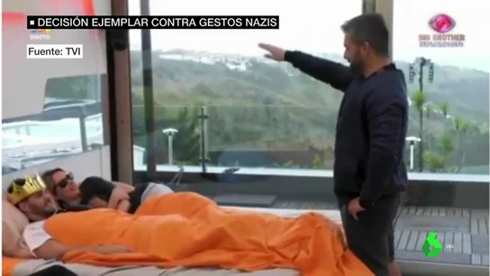 Un concursante del Gran Hermano portugués, expulsado por hacer el salud nazi e imitar un desfile de Hitler Gran Hermano naziUn concursante del Gran Hermano portugués, expulsado por hacer el salud nazi e imitar un desfile de Hitler