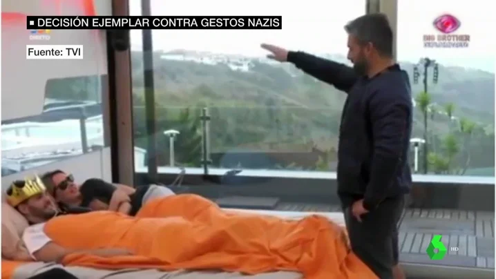 Gran Hermano naziUn concursante del Gran Hermano portugués, expulsado por hacer el salud nazi e imitar un desfile de Hitler