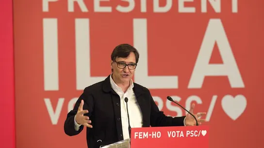 Salvador Illa en un mitin del PSC en Tarragona Las encuestas le avalan como ganador con más del 20% de los votos
