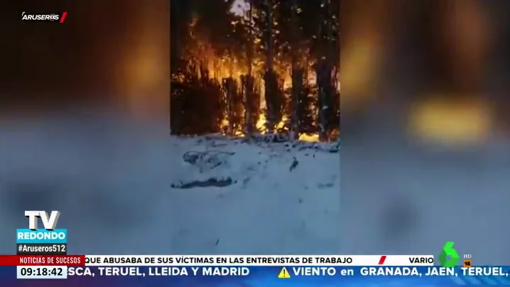 Las impactantes imágenes de un incendio originado por una fuerte nevada en Inglaterra