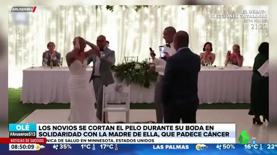 Una pareja se rapa el pelo en su boda en apoyo a la madre de la novia, que padece cáncer Una pareja se rapa el pelo en su boda en apoyo a la madre de la novia, que padece cáncer