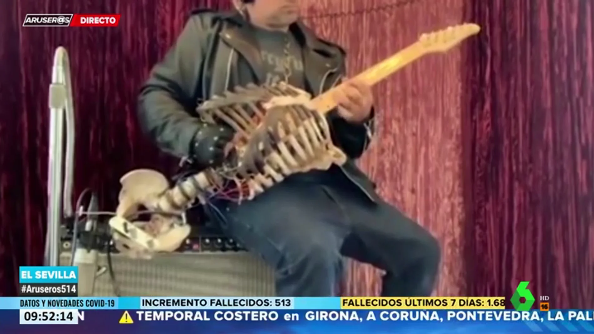 Utiliza el esqueleto de su tío para construir una guitarra para sus conciertos