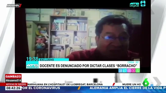 El vídeo de un profesor impartiendo clase online en aparente estado de embriaguez El vídeo de un profesor impartiendo clase online en aparente estado de embriaguez