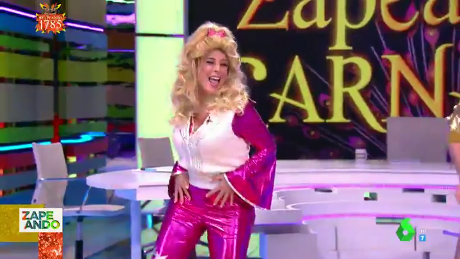 Valeria Ros arrasa en su entrada al plató como Dolly Parton: así ha sido su espectacular baile