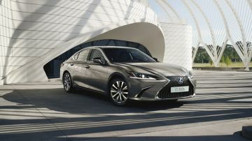 Lexus gama ES 300h 2021