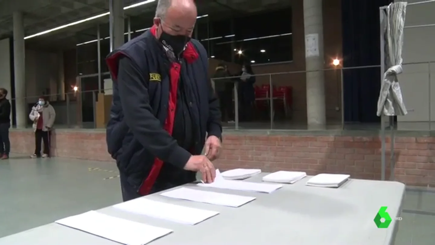 La abstención, el 'mayor rival' de los candidatos a la Generalitat: ¿puede bajar la participación el 14F? La abstención, el 'mayor rival' de los candidatos a la Generalitat: ¿puede bajar la participación el 14F?
