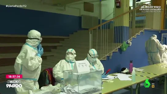 Miembros de una mesa electoral con EPI Miembros de una mesa electoral con EPI