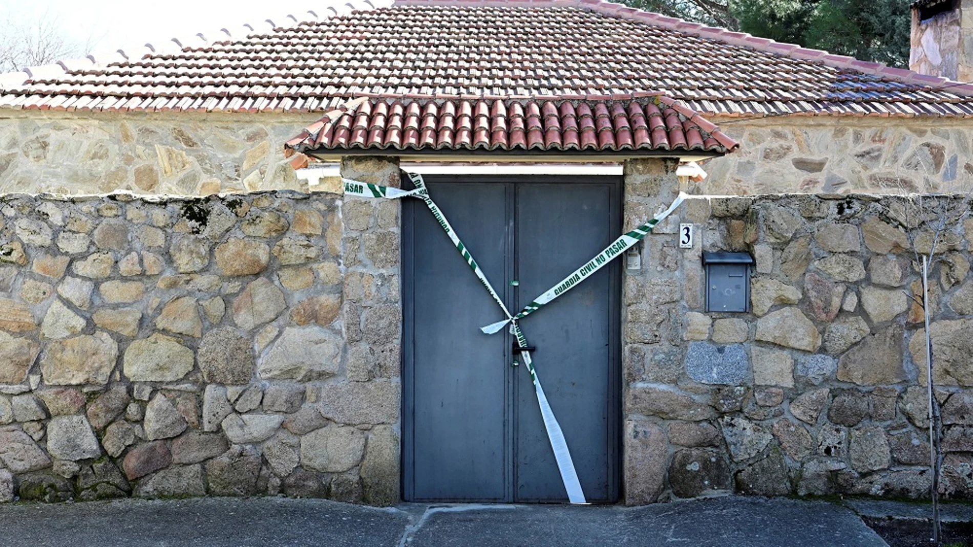 Puerta de la vivienda donde la víctima fue atacada por su agresor