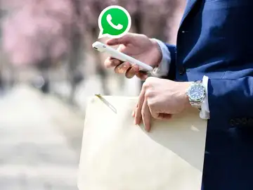 Uitlizando WhatsApp Uitlizando WhatsApp