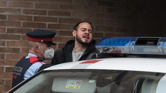 Los Mossos detienen al rapero Pablo Hasél Los Mossos detienen al rapero Pablo Hasél