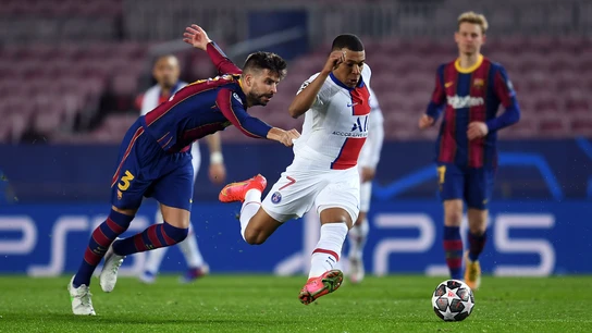 Mbappé y Piqué Mbappé y Piqué