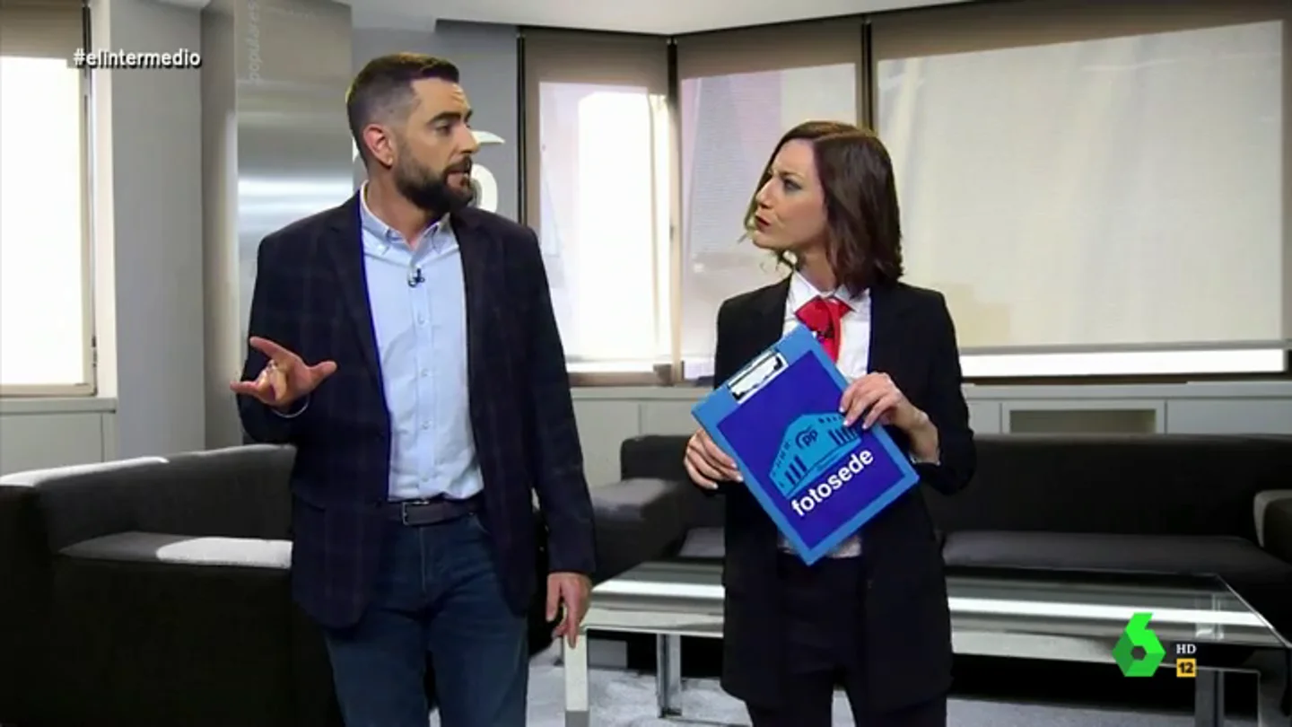 Cristina Gallego y Dani Mateo 'se adentran' en Génova: "Es todo diáfano, lo único que les gusta opaco es su contabilidad" Cristina Gallego y Dani Mateo 'se adentran' en Génova: "Es todo diáfano, lo único que les gusta opaco es su contabilidad"