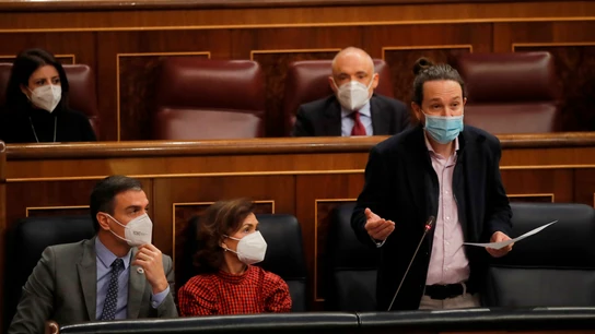 Pedro Sánchez, Carmen Calvo y Pablo Iglesias en el Congreso de los Diputados Pedro Sánchez, Carmen Calvo y Pablo Iglesias en el Congreso de los Diputados