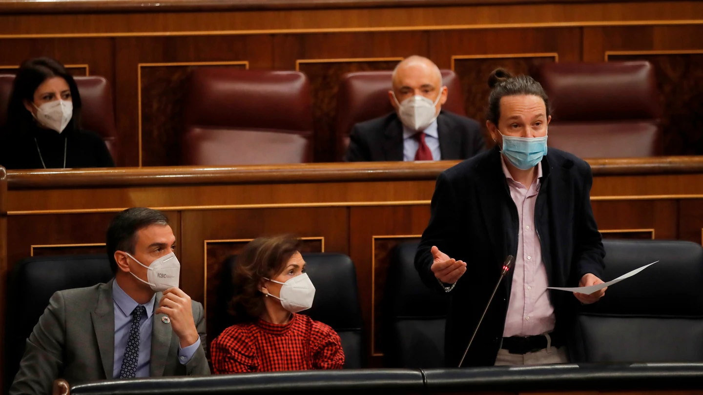 Pedro Sánchez, Carmen Calvo y Pablo Iglesias en el Congreso de los Diputados Pedro Sánchez, Carmen Calvo y Pablo Iglesias en el Congreso de los Diputados
