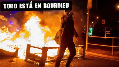 Barricadas en la segunda noche de protestas en Cataluña Barricadas en la segunda noche de protestas en Cataluña