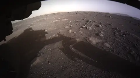 Primera vista a color del rover Perseverance Primera vista a color del rover Perseverance