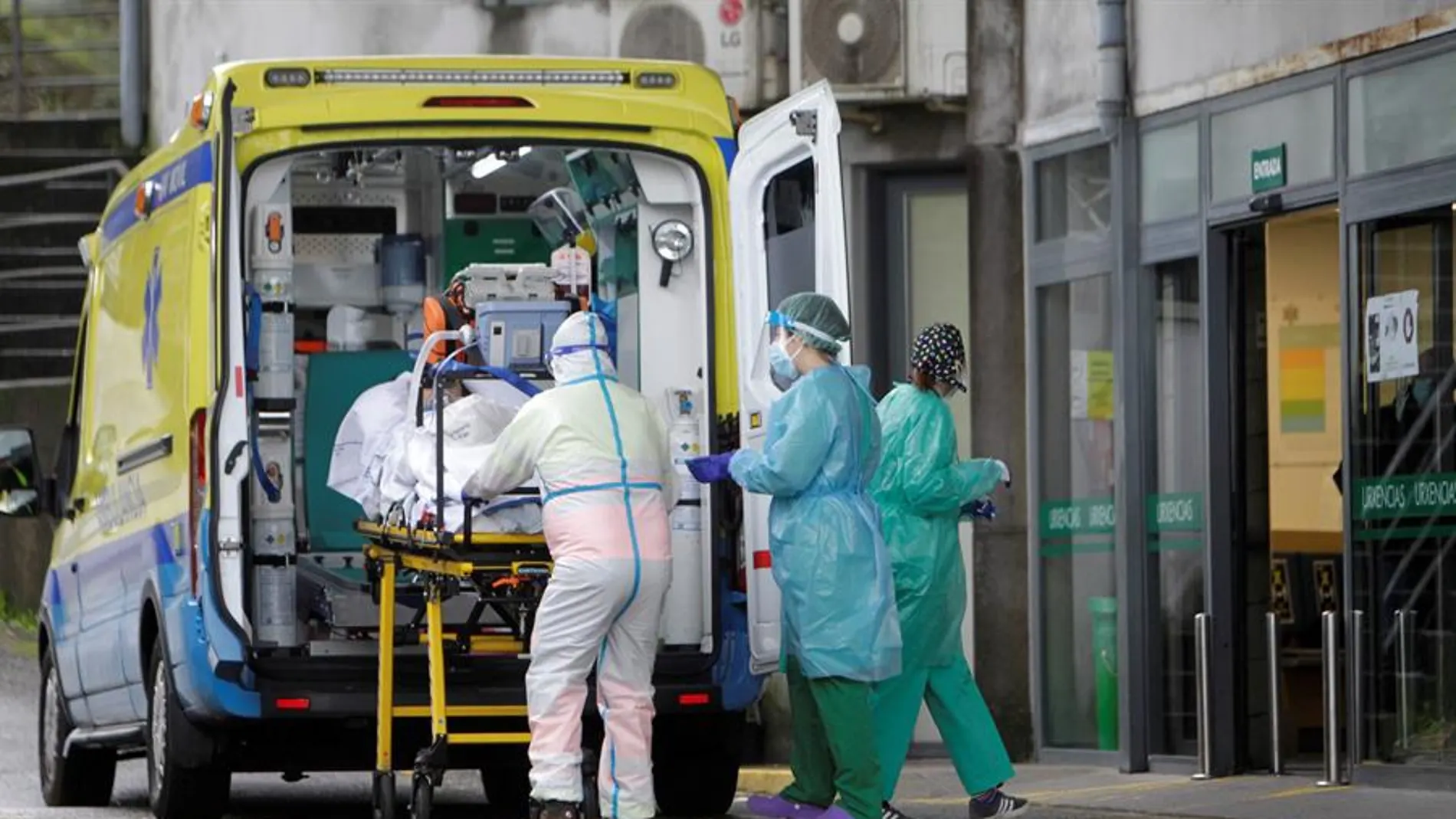 Un paciente con coronavirus ingresa en las Urgencias de un hospital gallego