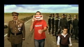 Pau Donés, en el videoclip de 'Bonito', canción de Jarabe de Palo