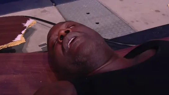 Shaquille O'Neal en un combate de lucha libre Shaquille O'Neal en un combate de lucha libre