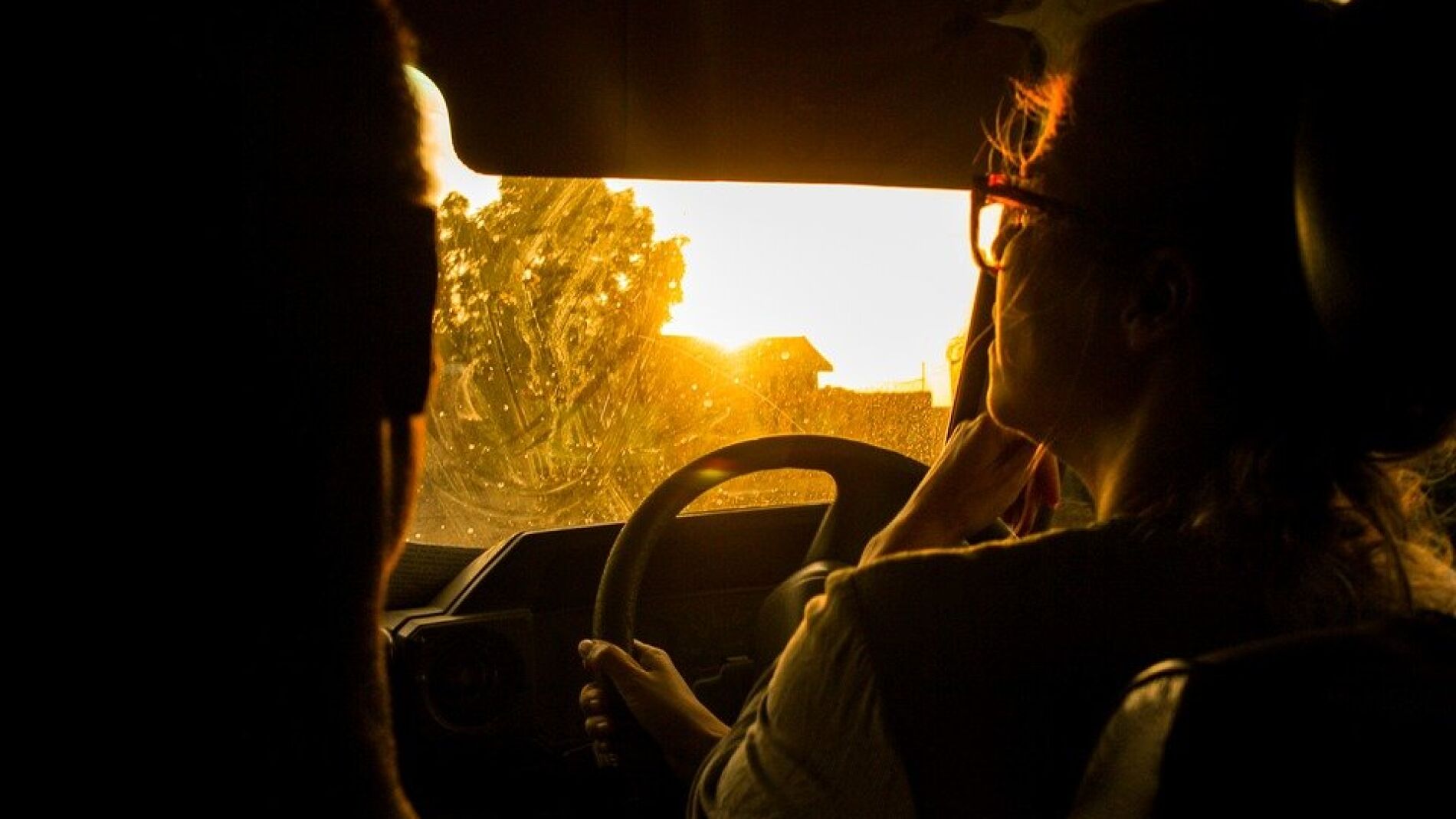 Encender las luces del coche