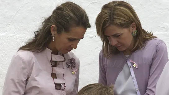 Imagen de archivo de las infantas Elena y Cristina Imagen de archivo de las infantas Elena y Cristina