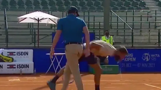 Benoit Paire escupe tras protestar una bola Benoit Paire escupe tras protestar una bola