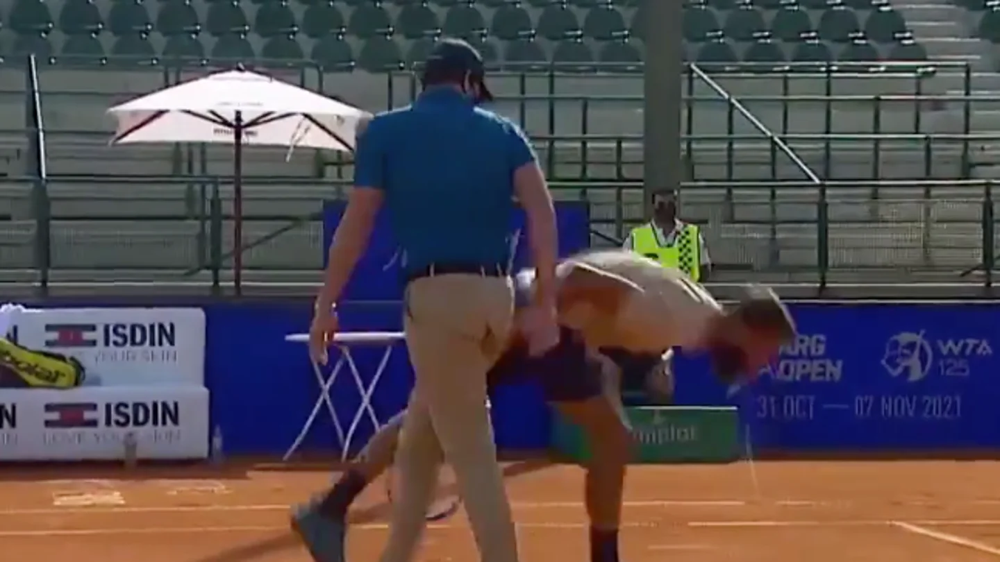 Benoit Paire escupe tras protestar una bola Benoit Paire escupe tras protestar una bola