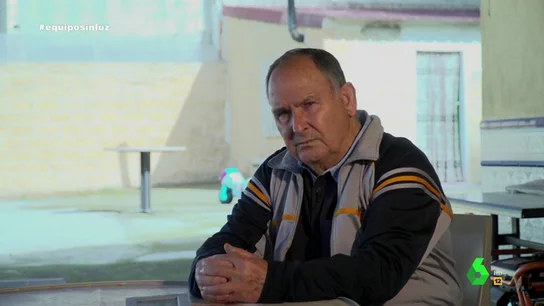 El testimonio de un residente en la Cañada Real que dejó de pagar impuestos para que no le quitaran la casa: "Así no teníamos documentos" El testimonio de un residente en la Cañada Real que dejó de pagar impuestos para que no le quitaran la casa: "Así no teníamos documentos"