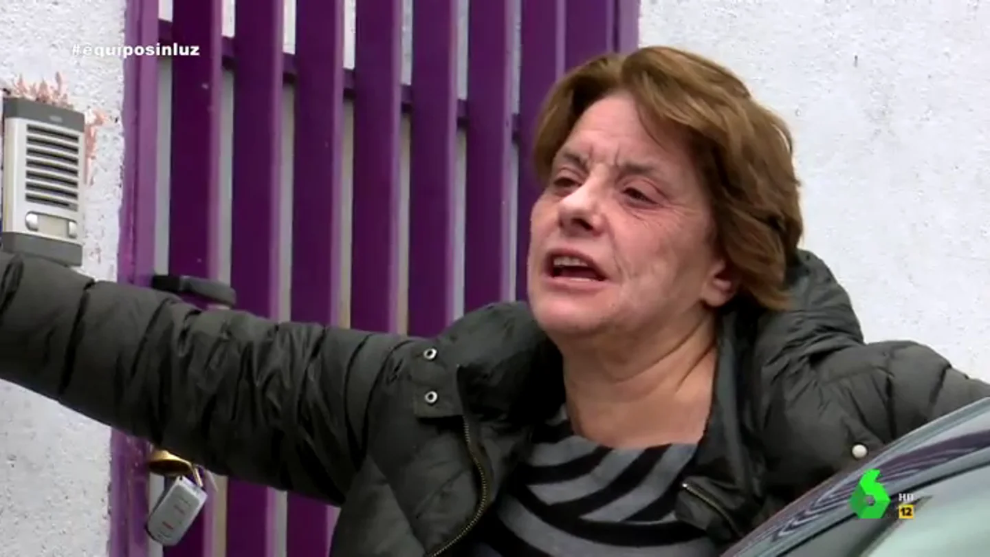 La propietaria de un piso de alquiler en la Cañada se niega a atender a Equipo de Investigación: "A laSexta ni los buenos días. Soy de Vox" La propietaria de un piso de alquiler en la Cañada se niega a atender a Equipo de Investigación: "A laSexta ni los buenos días. Soy de Vox"