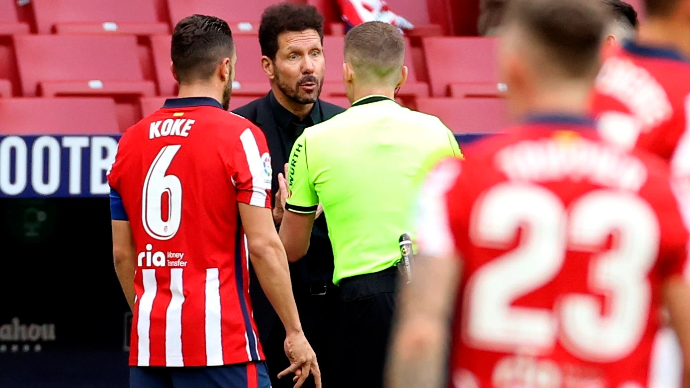 Hernández Hernández habla con Simeone