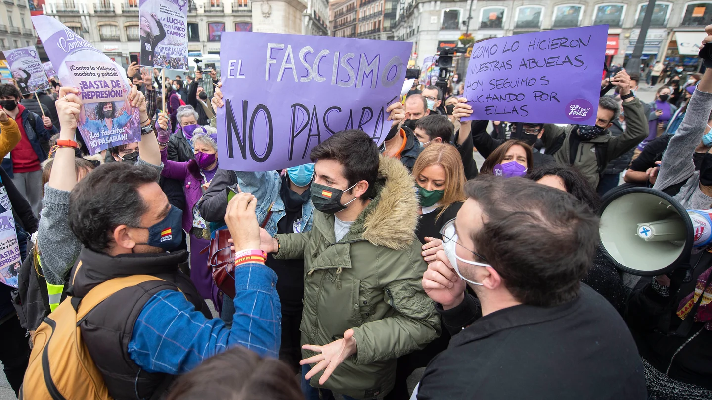 Momentos de tensión en una manifestación en Madrid convocada por el Sindicato de Estudiantes 8M