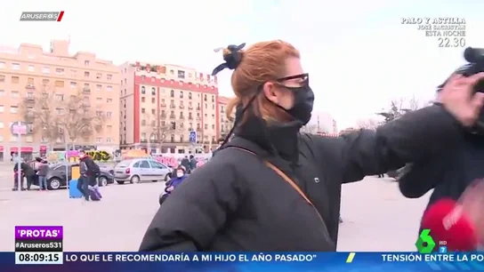 Najwa Nimri pide perdón tras agredir a un cámara al volver de los Goya: "Mi comportamiento fue lamentable" Najwa Nimri pide perdón tras agredir a un cámara al volver de los Goya: "Mi comportamiento fue lamentable"