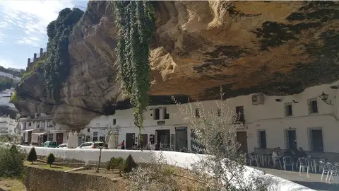 Setenil de las Bodegas, en Cádiz Setenil de las Bodegas, en Cádiz