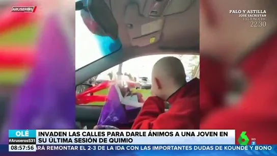 La emotiva sorpresa de un vecindario a una joven antes de ir a su última sesión de quimioterapia La emotiva sorpresa de un vecindario a una joven antes de ir a su última sesión de quimioterapia