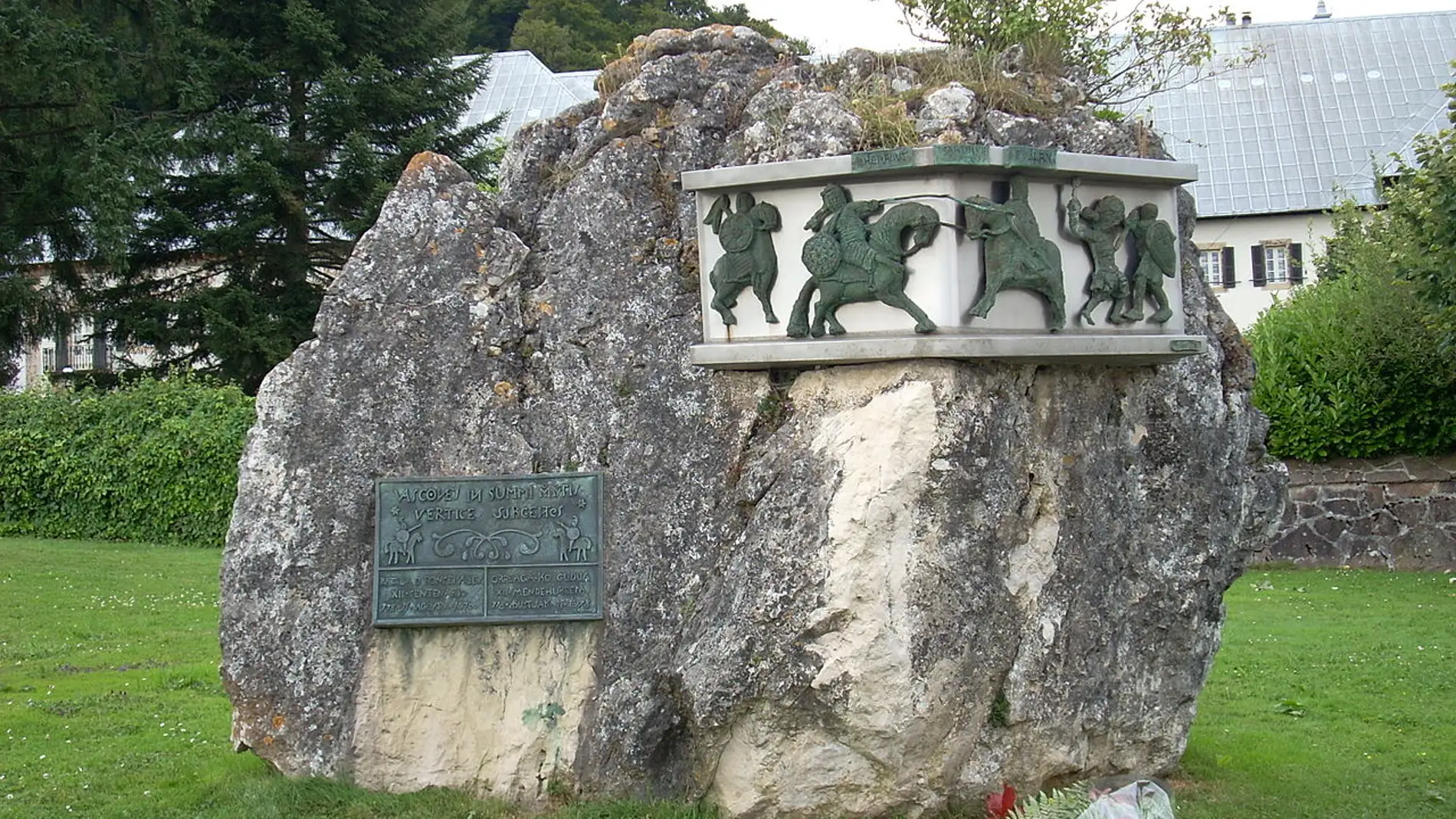 Monumento batalla de Roncesvalles
